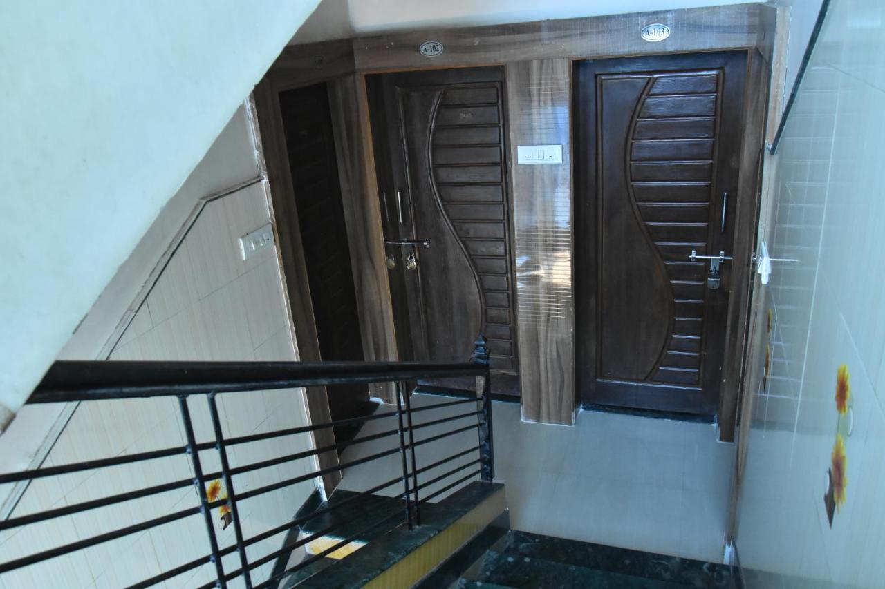 Hotel Temple Sai Ширди Экстерьер фото