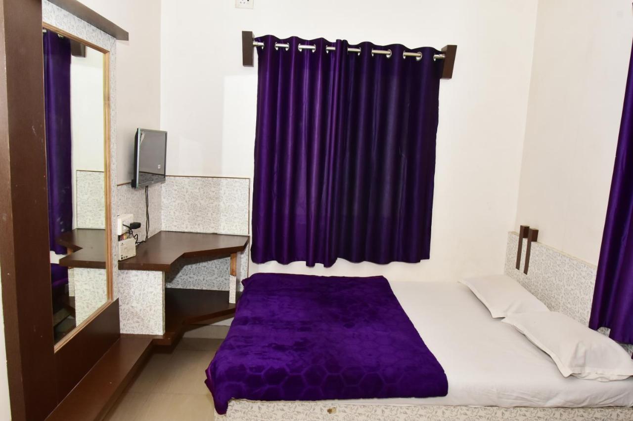 Hotel Temple Sai Ширди Экстерьер фото