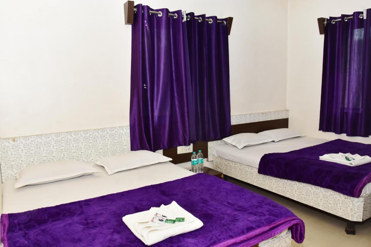 Hotel Temple Sai Ширди Экстерьер фото