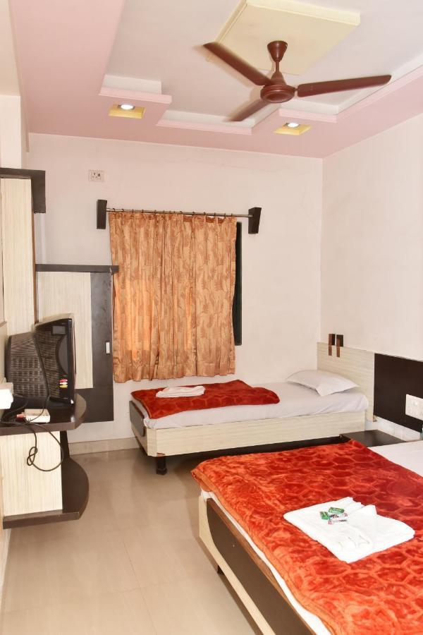 Hotel Temple Sai Ширди Экстерьер фото