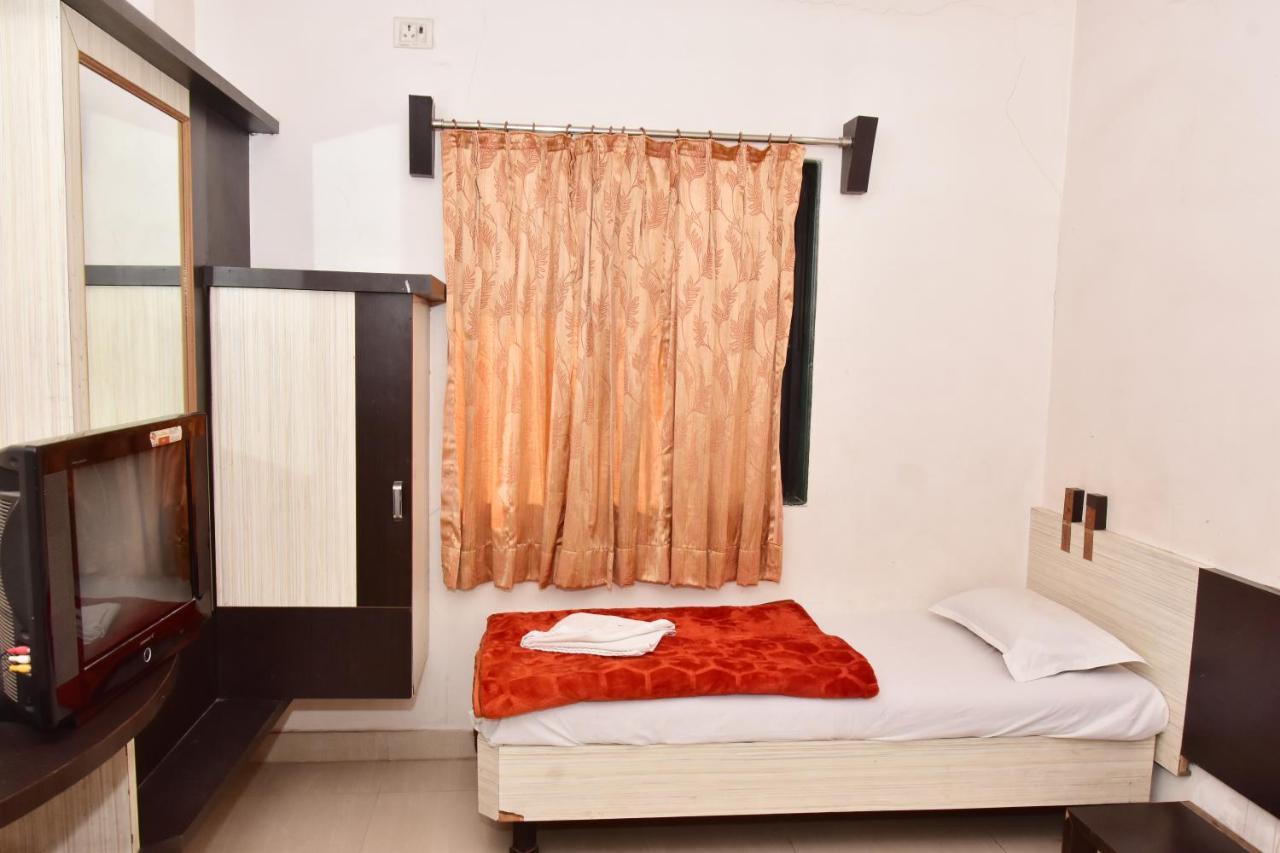 Hotel Temple Sai Ширди Экстерьер фото