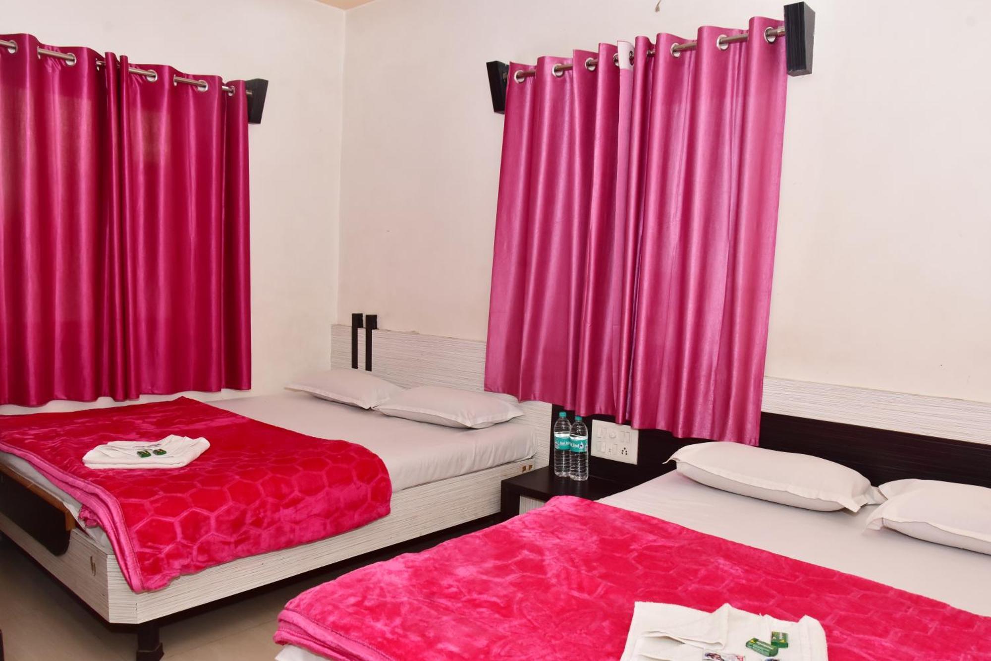 Hotel Temple Sai Ширди Экстерьер фото